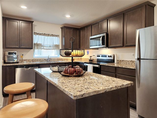 1679 WYNFORD CIRCLE, Tavares, FL 32778