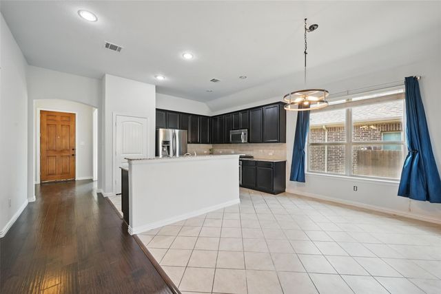 3208 Knoll Pines Road, Denton, TX 76208