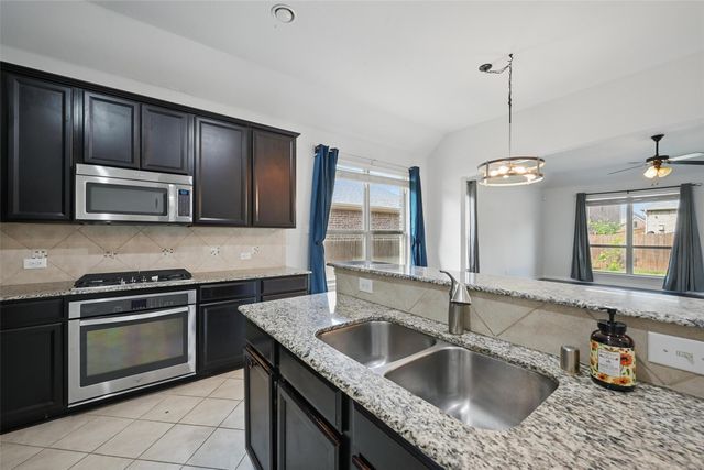 3208 Knoll Pines Road, Denton, TX 76208