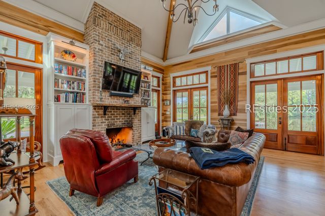 165 Golda Dr, Ridgeland, SC 29936