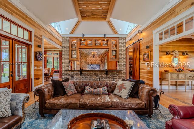 165 Golda Dr, Ridgeland, SC 29936