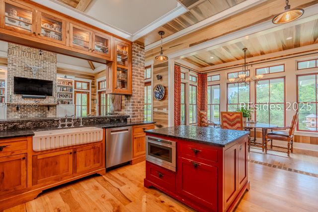 165 Golda Dr, Ridgeland, SC 29936