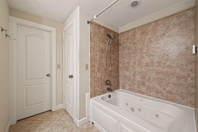 1602 Elgin St Street 11, Houston, TX 77004