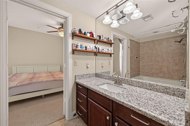 1602 Elgin St Street 11, Houston, TX 77004