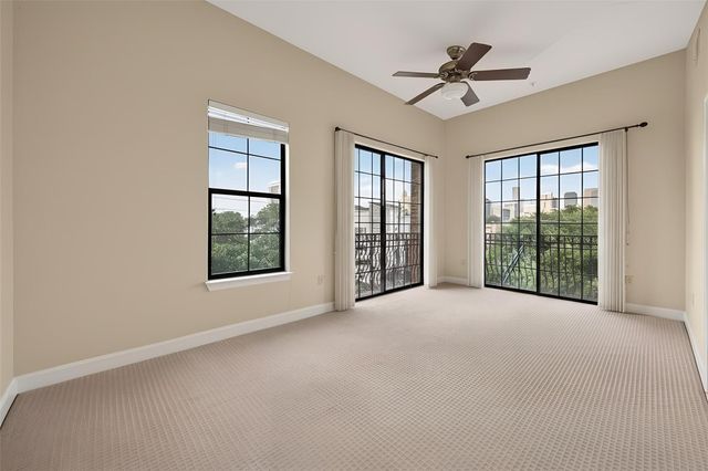 1602 Elgin St Street 11, Houston, TX 77004