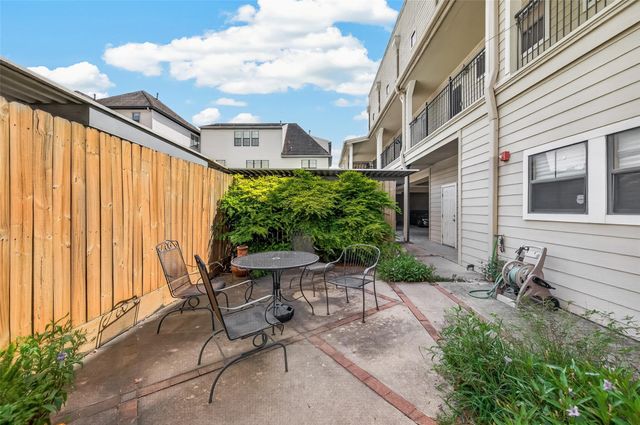 1602 Elgin St Street 11, Houston, TX 77004