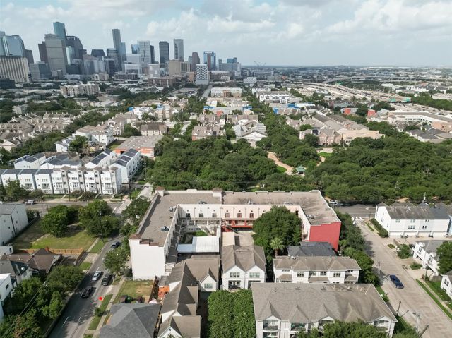 1602 Elgin St Street 11, Houston, TX 77004