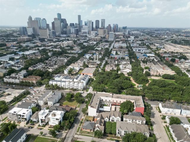 1602 Elgin St Street 11, Houston, TX 77004