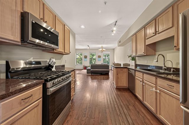 1602 Elgin St Street 11, Houston, TX 77004