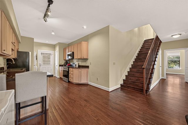 1602 Elgin St Street 11, Houston, TX 77004
