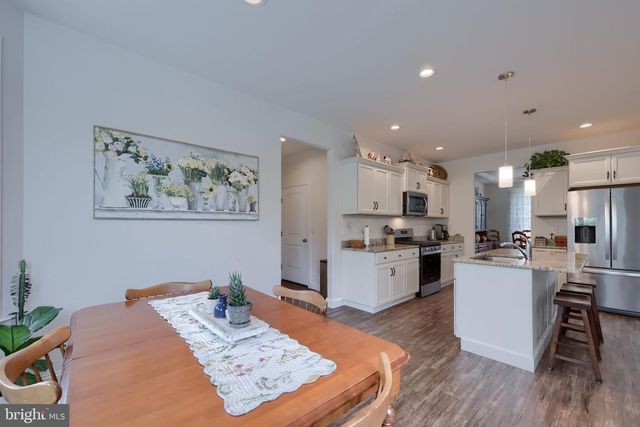 390 TAYLOR DR, York, PA 17404