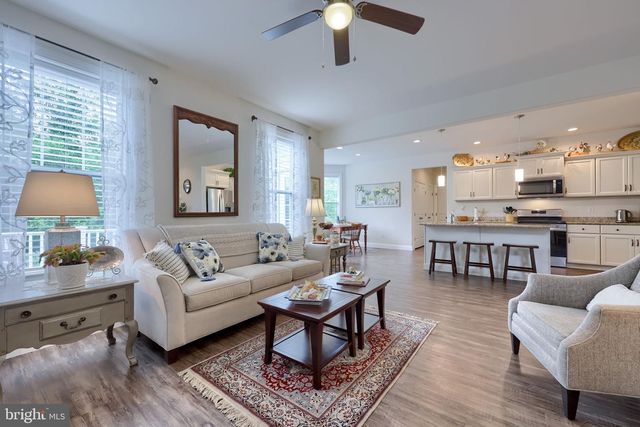 390 TAYLOR DR, York, PA 17404