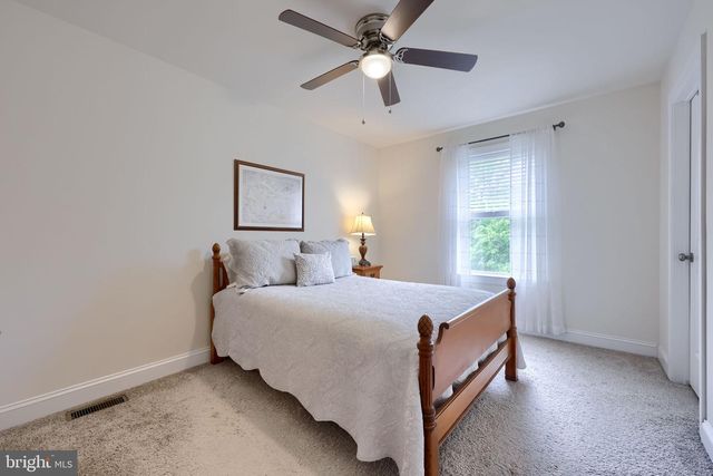 390 TAYLOR DR, York, PA 17404