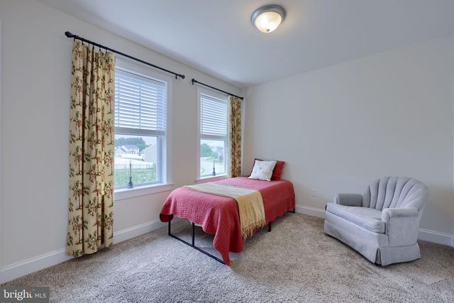 390 TAYLOR DR, York, PA 17404