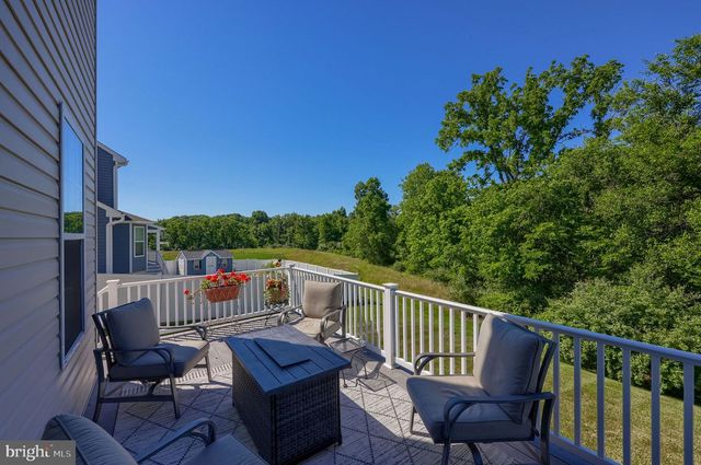 390 TAYLOR DR, York, PA 17404