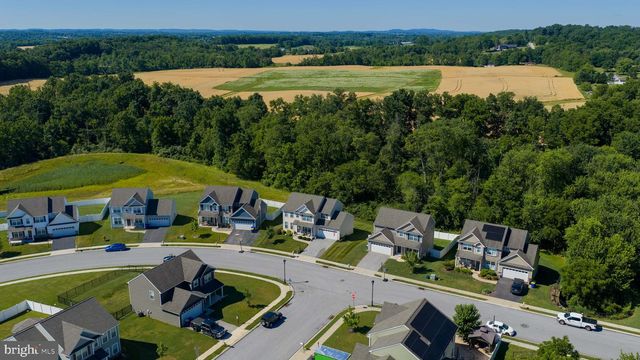 390 TAYLOR DR, York, PA 17404