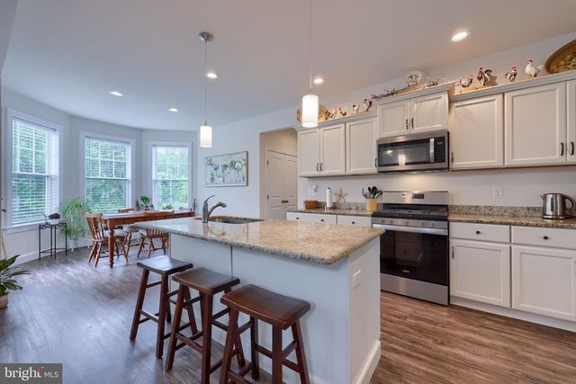 390 TAYLOR DR, York, PA 17404