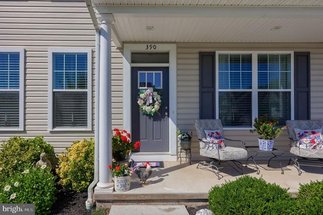 390 TAYLOR DR, York, PA 17404