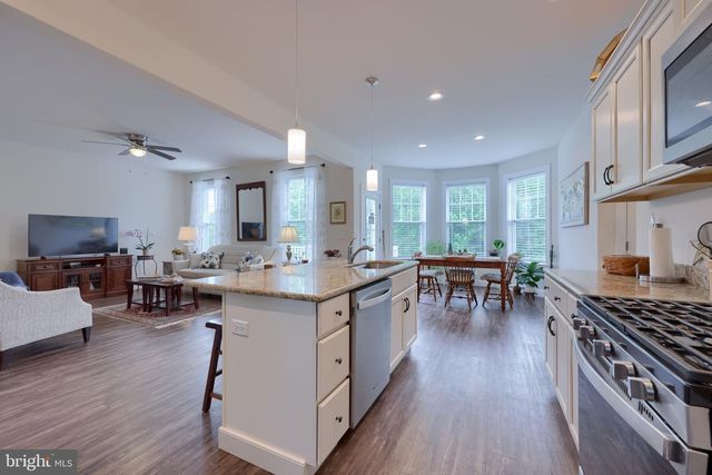 390 TAYLOR DR, York, PA 17404