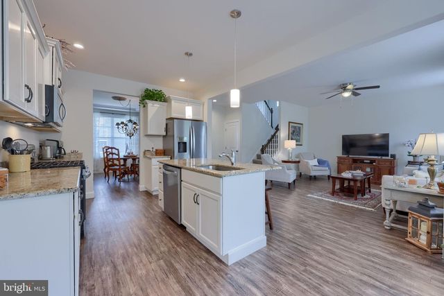 390 TAYLOR DR, York, PA 17404