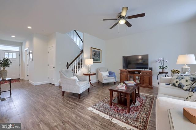 390 TAYLOR DR, York, PA 17404