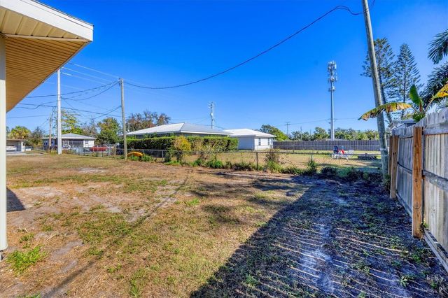 808 4TH AVENUE W, Palmetto, FL 34221