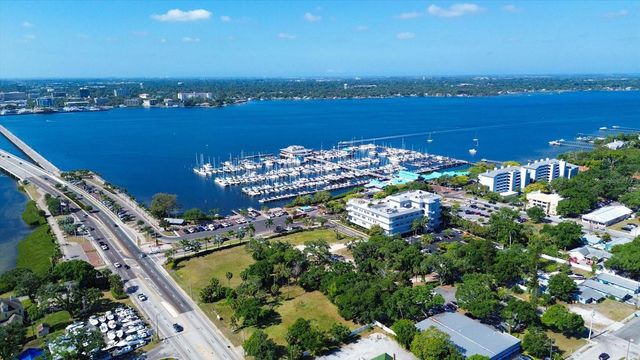 808 4TH AVENUE W, Palmetto, FL 34221