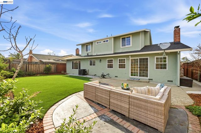 5228 Falmouth Pl, Newark, CA 94560