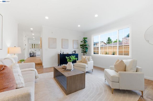 5228 Falmouth Pl, Newark, CA 94560