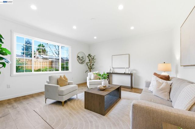 5228 Falmouth Pl, Newark, CA 94560