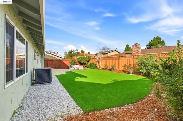 5228 Falmouth Pl, Newark, CA 94560