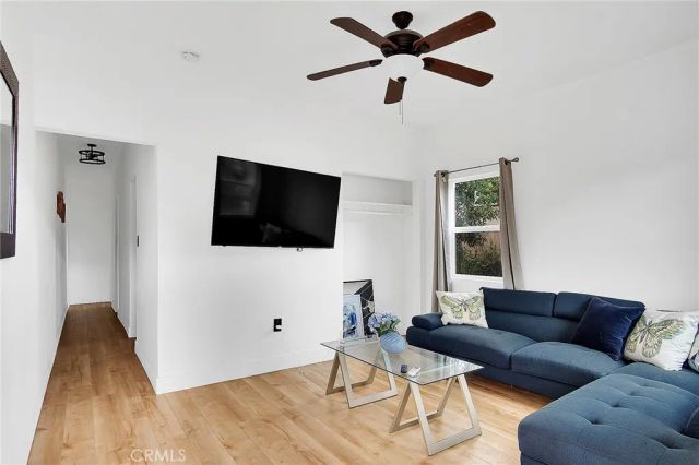 1431 Silver Lake Boulevard, Silver Lake, CA 90026