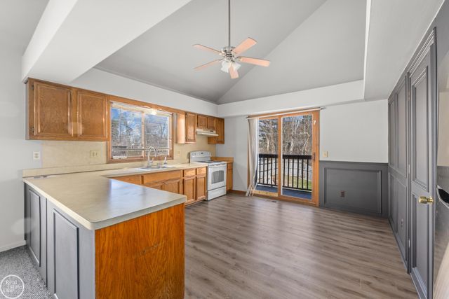 8365 22 Mile Road, Shelby Twp, MI 48317