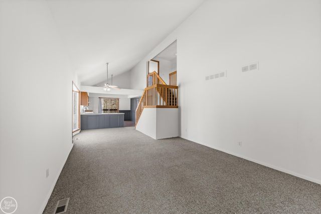 8365 22 Mile Road, Shelby Twp, MI 48317