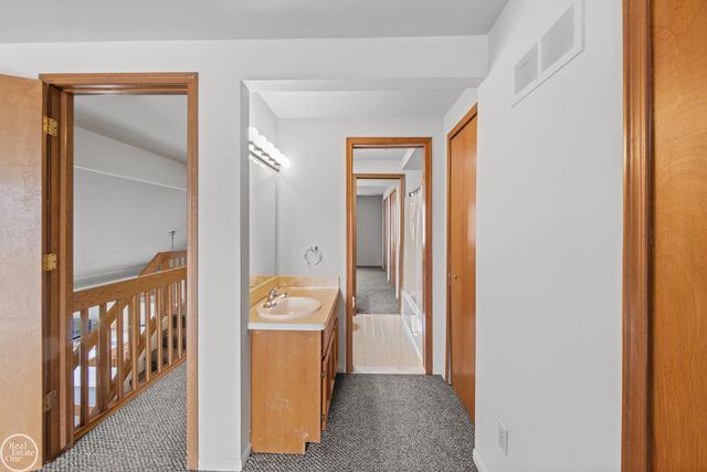 8365 22 Mile Road, Shelby Twp, MI 48317