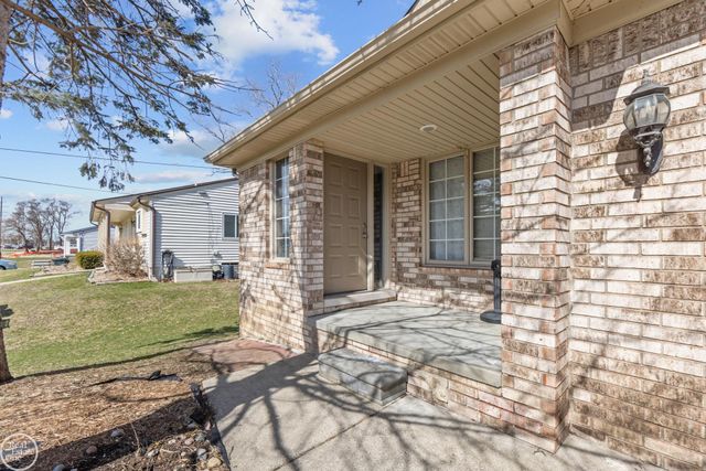 8365 22 Mile Road, Shelby Twp, MI 48317