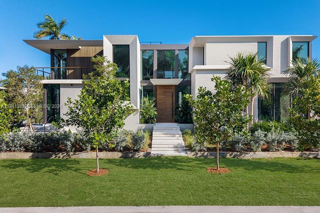 375 S Hibiscus Dr, Miami Beach, FL 33139