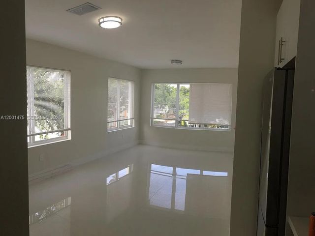 44 NW 10th Ave 4, Miami, FL 33128