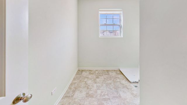 204 Dorset Avenue, Oswego, IL 60543