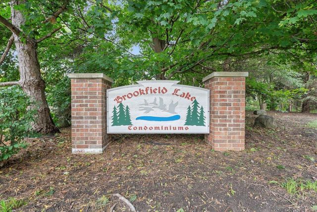 18600 Brookfield Lake DRIVE #53, Brookfield, WI 53045