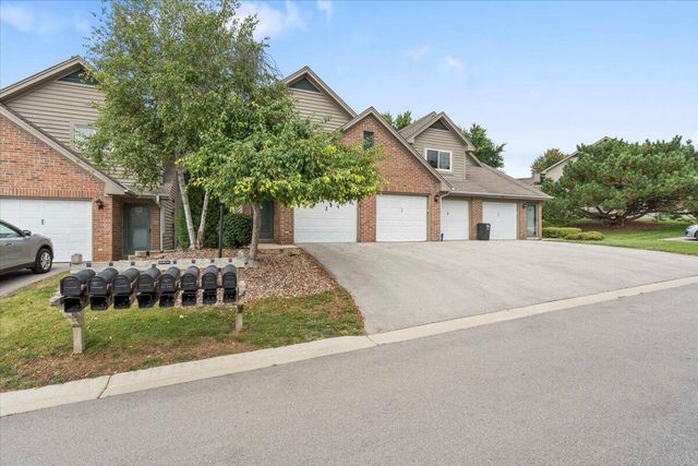 18600 Brookfield Lake DRIVE #53, Brookfield, WI 53045