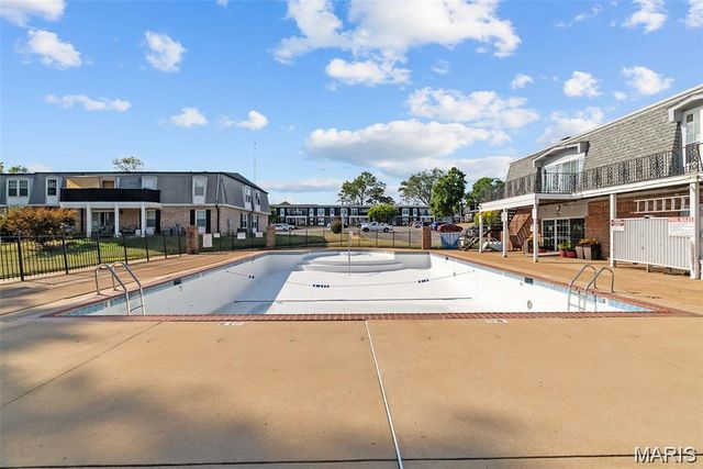 1737 Herault Place H, St Louis, MO 63125