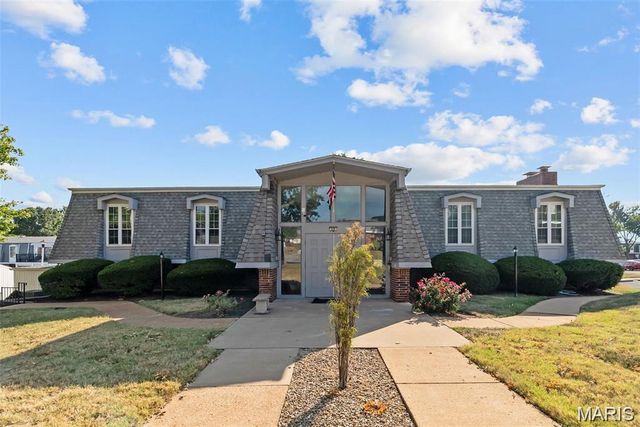 1737 Herault Place H, St Louis, MO 63125