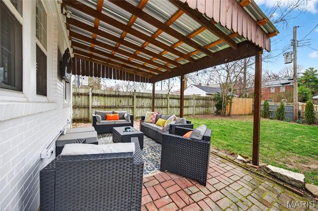 1115 Childress Avenue, St Louis, MO 63139