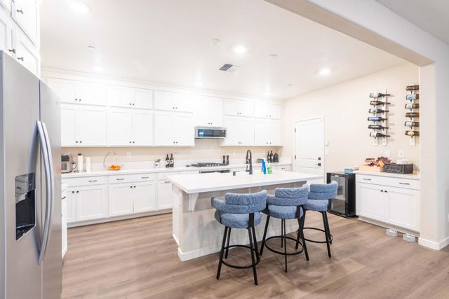 2909 Hazel Gaze St, Sacramento, CA 95833