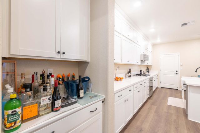 2909 Hazel Gaze St, Sacramento, CA 95833