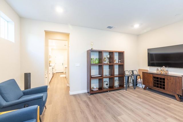 2909 Hazel Gaze St, Sacramento, CA 95833