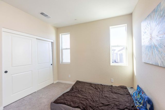 2909 Hazel Gaze St, Sacramento, CA 95833