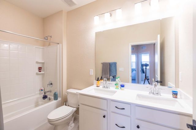 2909 Hazel Gaze St, Sacramento, CA 95833