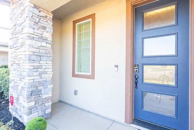 2909 Hazel Gaze St, Sacramento, CA 95833